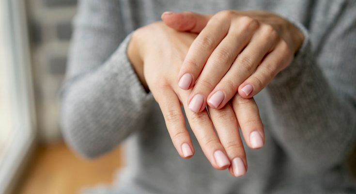 Manchas blancas en las uñas
